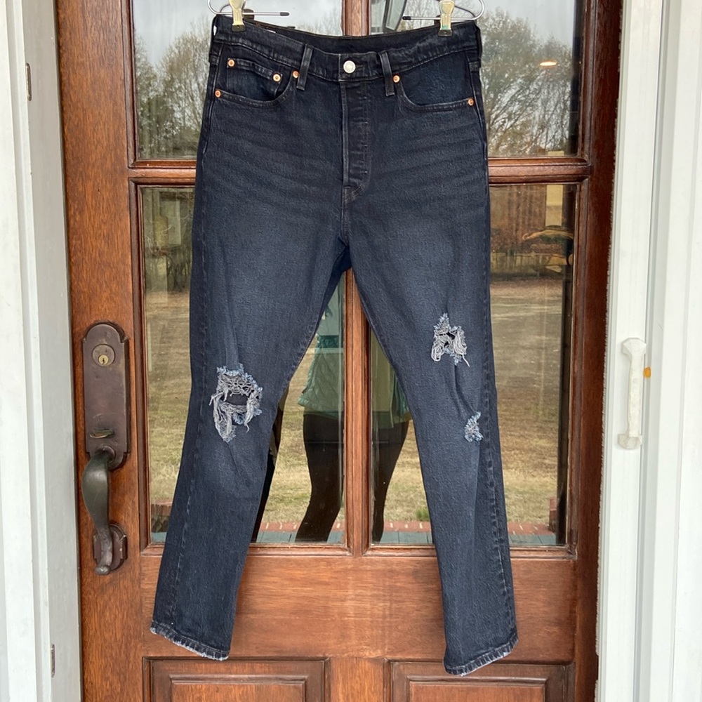 Levi’s Premium 501 black‎ button fly jeans. 29x28